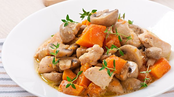 Sauté de dinde : un plat familial qui séduit les petits comme les grands